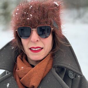 Meet your Posher, Helen